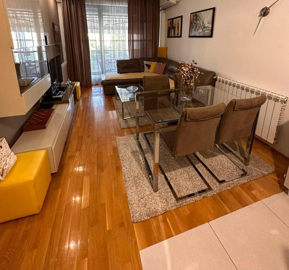 Dono Apartment Skopje Bagian luar foto