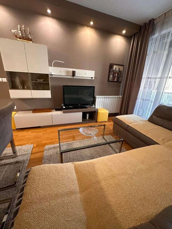 Dono Apartment Skopje Bagian luar foto
